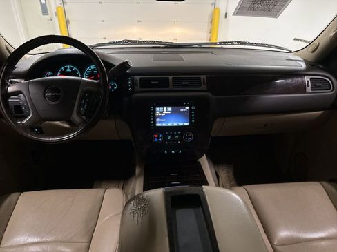 Used 2012 GMC Yukon XL Denali AWD/4WD image 10