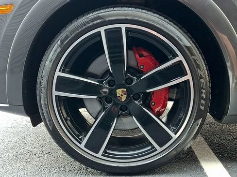Certified 2022 Porsche Cayenne GTS AWD/4WD image 15