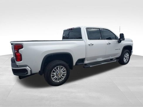 Used 2023 Chevrolet Silverado 2500 High Country w/ Z71 Off-Road Package AWD/4WD image 5