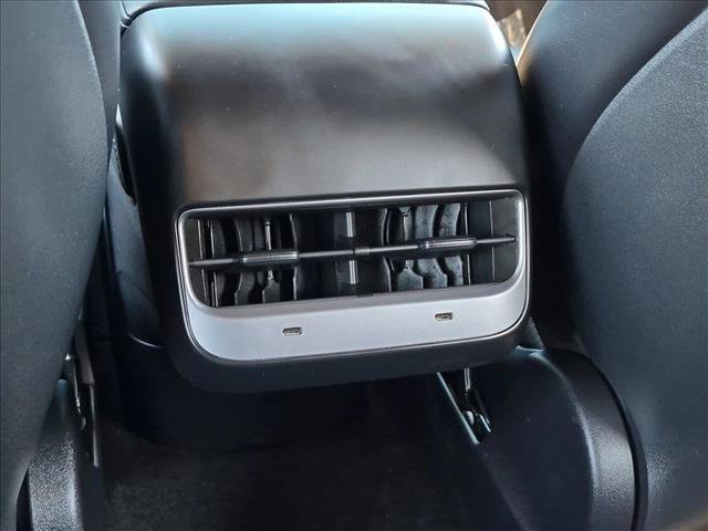 Used 2025 Tesla Model Y Long Range RWD image 17