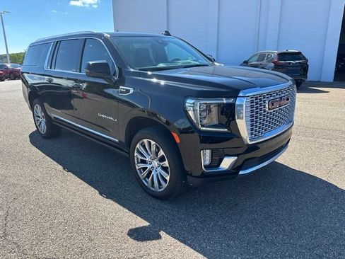 Used 2023 GMC Yukon XL Denali w/ Denali Reserve Package AWD/4WD image 2