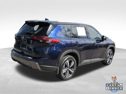 Certified 2025 Nissan Rogue SL w/ SL Premium Package FWD image 6