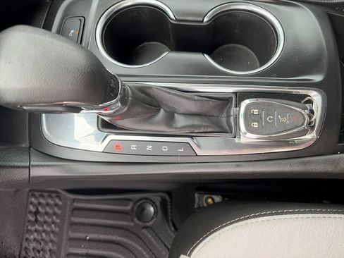 Certified 2023 Chevrolet Equinox LT FWD image 11