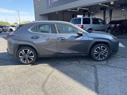 Used 2024 Lexus UX 250h FWD image 4