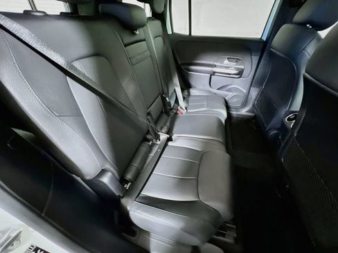 Used 2022 Mercedes-Benz GLB 250 4MATIC w/ Premium Package Lite image 25
