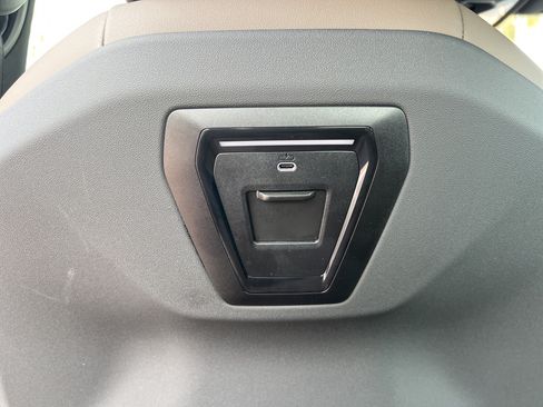 Used 2025 BMW 540i xDrive AWD/4WD image 43
