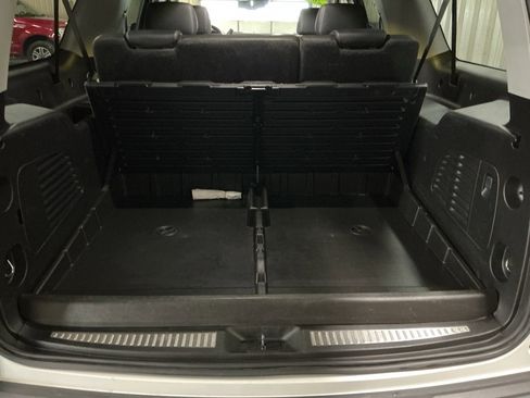 Used 2019 Chevrolet Suburban LT image 30