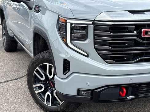 Used 2024 GMC Sierra 1500 AT4 w/ Technology Package image 21