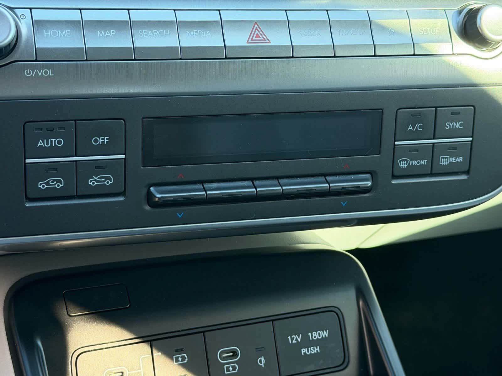 Used 2024 Hyundai Kona Limited FWD image 13