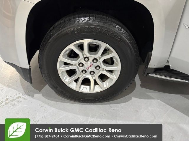 Used 2017 GMC Yukon XL SLT w/ Open Road Package AWD/4WD image 39