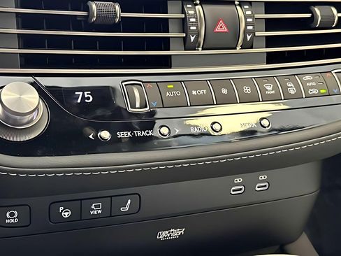 Used 2024 Lexus LS 500 w/ Interior Upgrade Package image 17