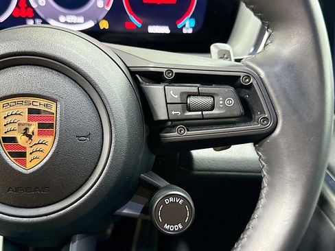 Certified 2025 Porsche Panamera 4 AWD/4WD image 38