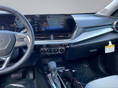 New 2026 Chevrolet Trax LT w/ Driver Confidence Package FWD image 6