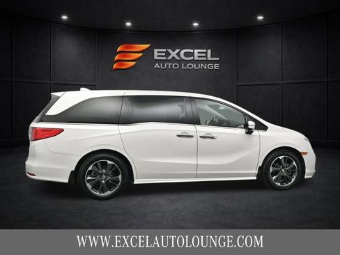 Used 2023 Honda Odyssey Elite image 7