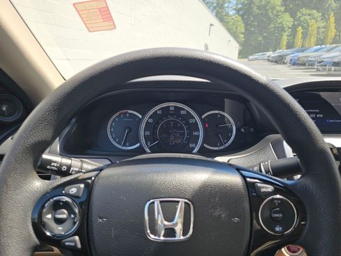 Used 2016 Honda Accord EX image 61