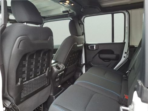 Used 2023 Jeep Wrangler Unlimited Rubicon 4xe w/ Cold Weather Group AWD/4WD image 18