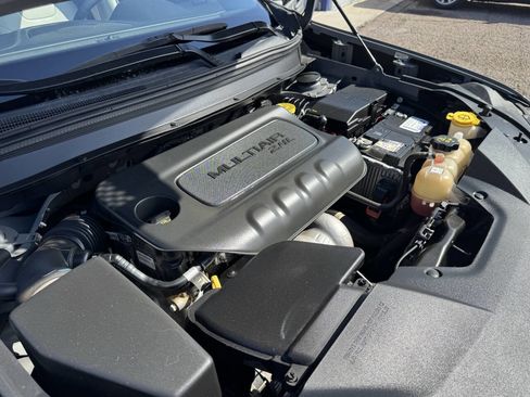 Used 2020 Jeep Cherokee Latitude Plus image 19