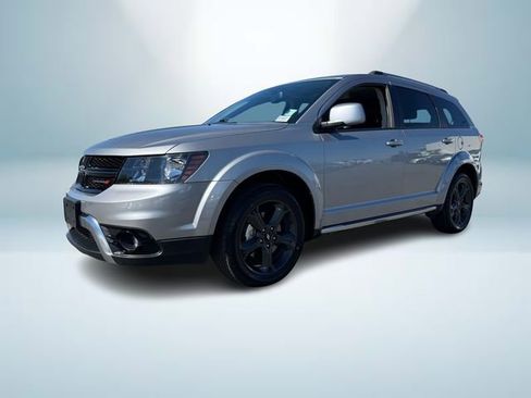 Used 2018 Dodge Journey Crossroad w/ Nav & Sun Group image 2