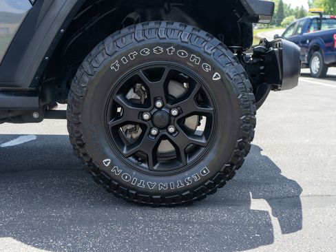 Used 2022 Jeep Wrangler Sport AWD/4WD image 10