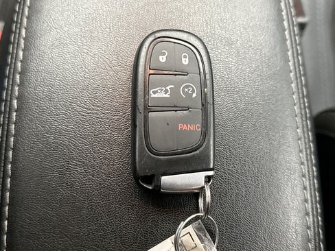 Used 2021 Jeep Cherokee Limited AWD/4WD image 19