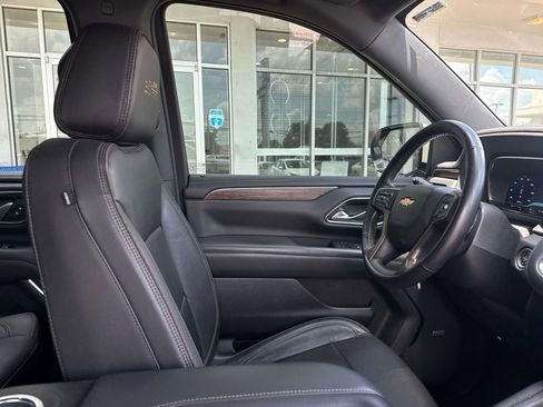 Used 2022 Chevrolet Suburban High Country w/ Premium Package 2 RWD image 12