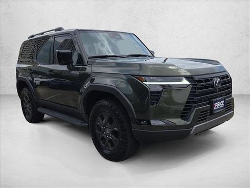Used 2024 Lexus GX 550 AWD/4WD image 3