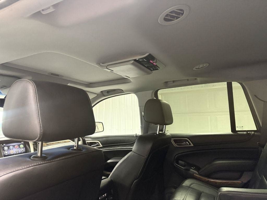 Used 2015 GMC Yukon Denali w/ Premium Package AWD/4WD image 29