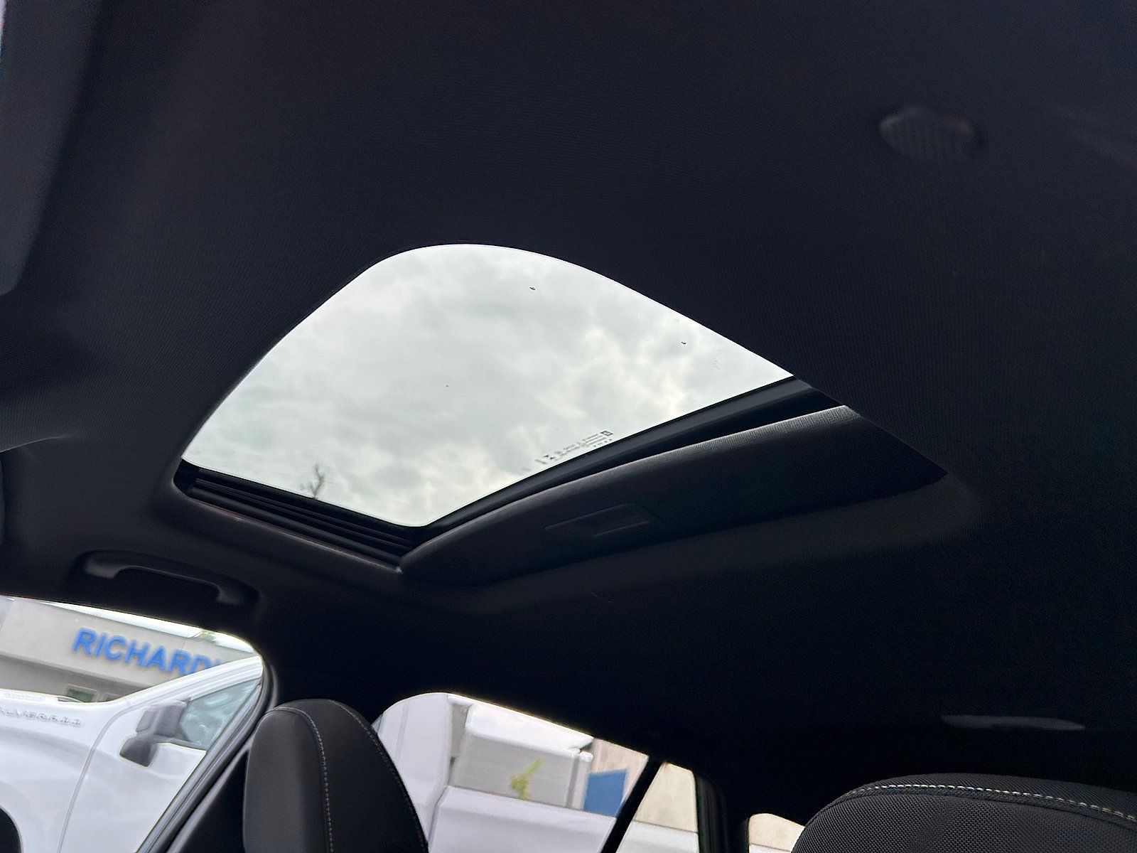 New 2026 Chevrolet Trax RS w/ Sunroof Package FWD image 18