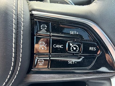 Used 2022 Jeep Grand Cherokee Overland AWD/4WD image 13