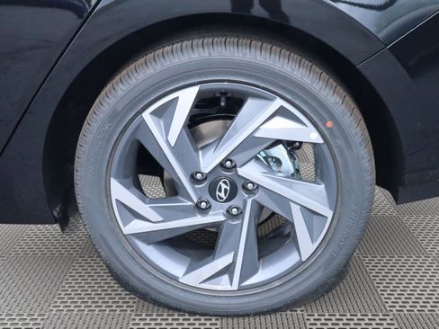 New 2025 Hyundai Elantra Limited image 5