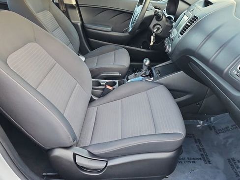 Used 2018 Kia Forte LX w/ LX Popular Package image 17