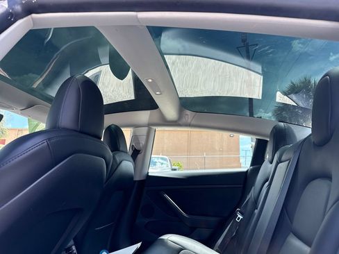 Used 2022 Tesla Model 3 Long Range AWD/4WD image 7