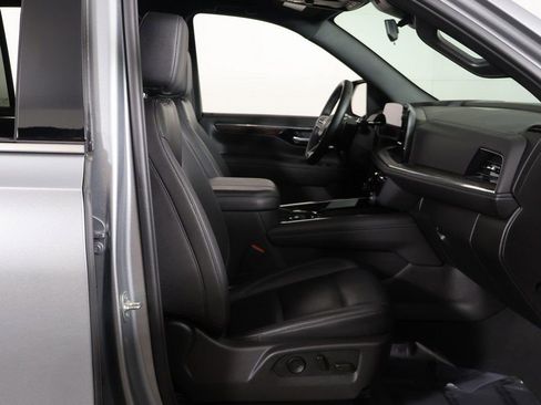 Used 2025 Chevrolet Tahoe LT AWD/4WD image 29