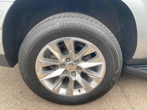 Used 2023 Chevrolet Suburban Premier AWD/4WD image 9