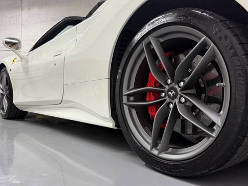 Used 2019 Ferrari 488 Spider RWD image 32