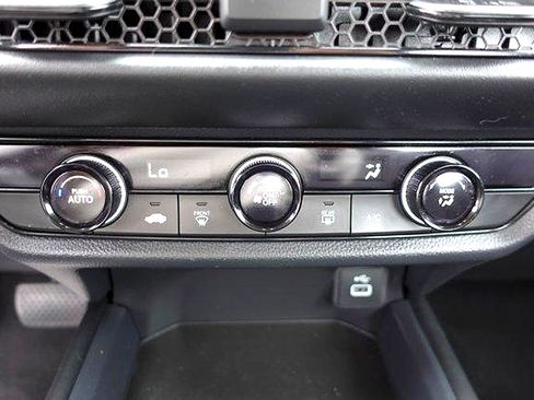 Used 2025 Honda HR-V LX image 18