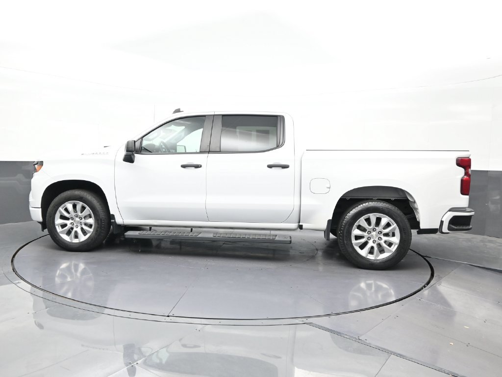 Used 2023 Chevrolet Silverado 1500 Custom RWD image 2