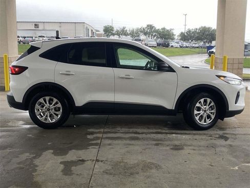 New 2025 Ford Escape Active w/ Cold Weather Package image 2