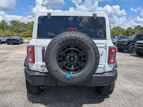 New 2026 Ford Bronco Outer Banks w/ Sasquatch Package AWD/4WD image 5