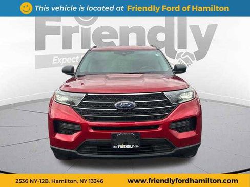 Used 2022 Ford Explorer XLT image 3