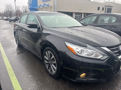 Used 2016 Nissan Altima 2.5 SV w/ Convenience Package