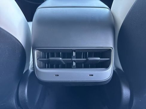 Used 2023 Tesla Model Y Long Range image 17