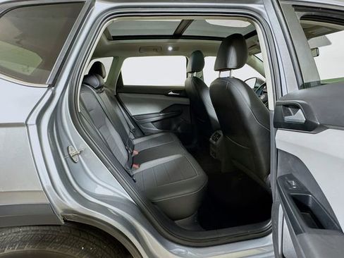 Used 2022 Volkswagen Taos SE image 26