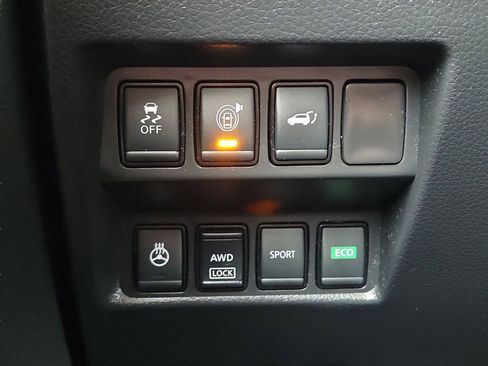 Used 2017 Nissan Rogue SL image 17