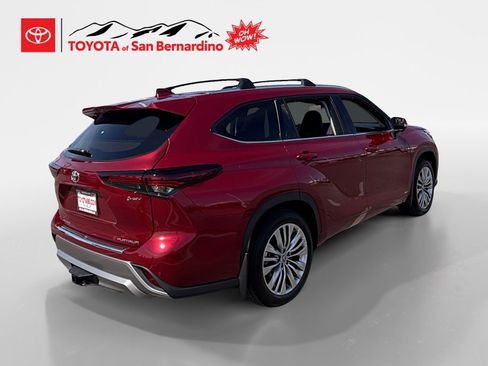 New 2026 Toyota Highlander Platinum image 5