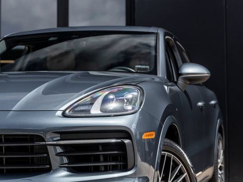 Certified 2019 Porsche Cayenne AWD/4WD image 16