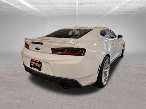 Used 2016 Chevrolet Camaro LT RWD image 23