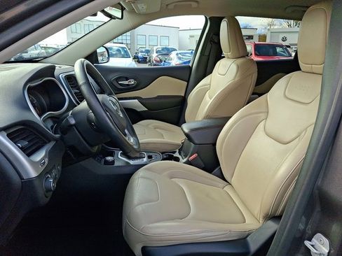 Certified 2018 Jeep Cherokee Limited image 16