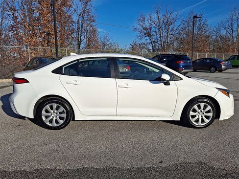 Used 2023 Toyota Corolla LE image 10
