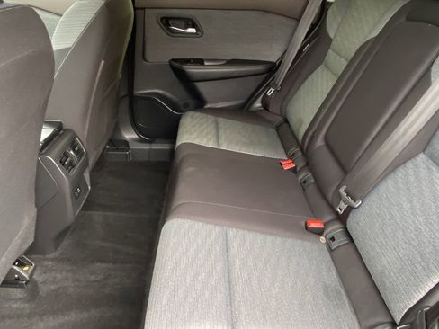 Used 2023 Nissan Rogue SV image 15